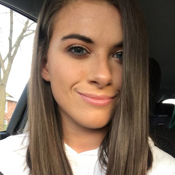 Meet your Posher, Katie - Picture 1 of 1